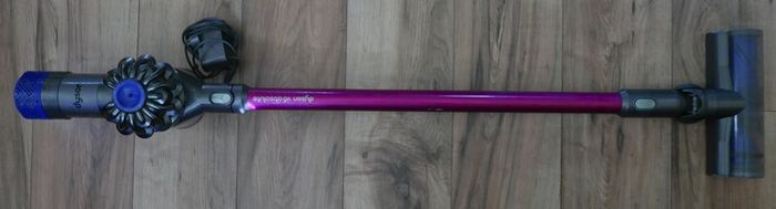 Dyson V6 Absolute NEW BATTERY works well