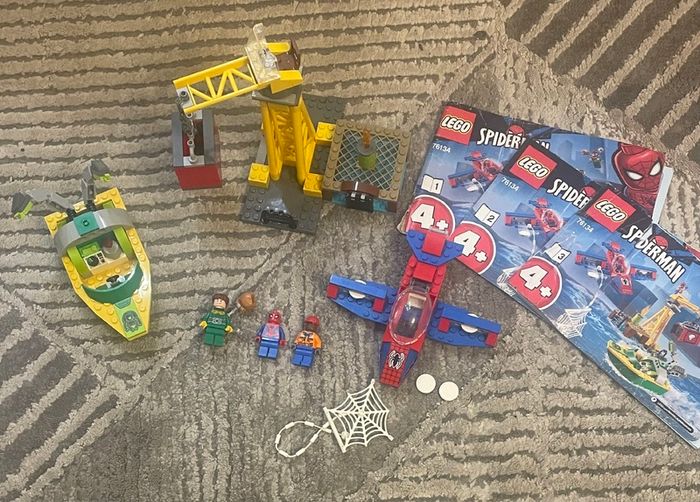 Spider-Man Lego set 76134