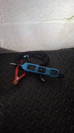 Automotive digital circuit tester