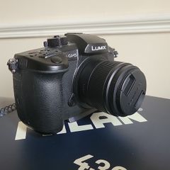 Panasonic Lumix GH5+ Lens x2