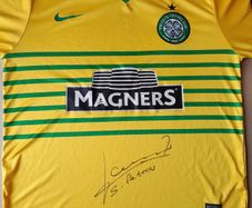 Celtic jersey signed by Stiliyan Petrov