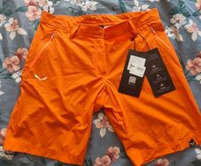 Saleva shorts