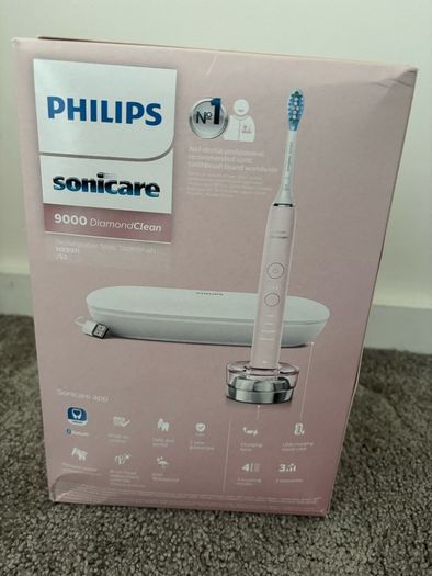 Philips Sonicare DiamondClean 9000 Electric Toothbrush White Travel Case HX9911/53