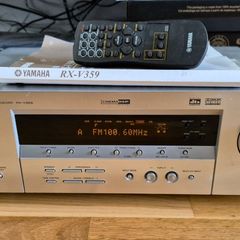 YAMAHA surround receiver with original remote & manual
