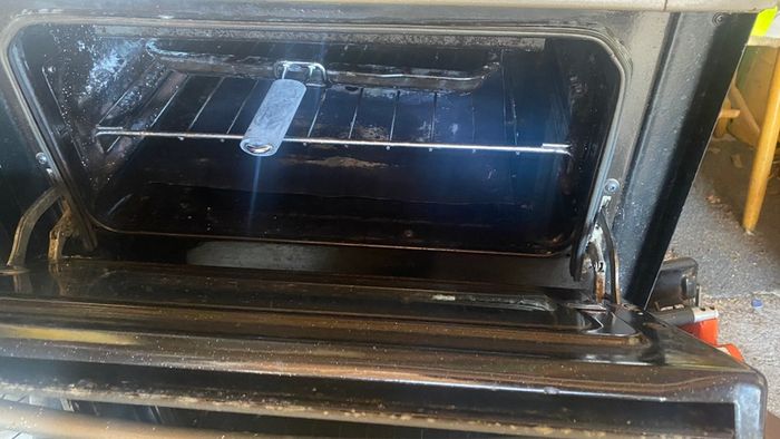 Hot point free standing cooker .  double oven and hob