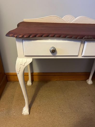 Vanity table and mirror