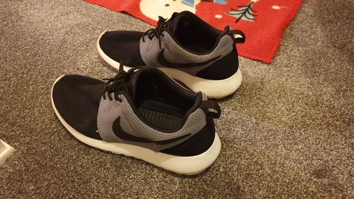 nike black grey runners shoes