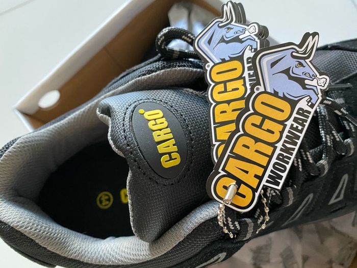 Cargo safety boots