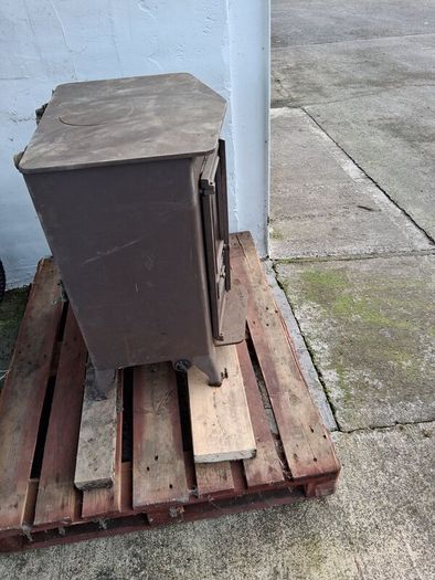 Solid fuel boiler stove