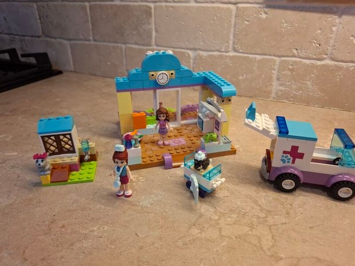Lego Juniors, Mia's Vet Clinic