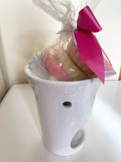 Yankee Candle White Melt Warmer & 3 Wax Melts Gift Set