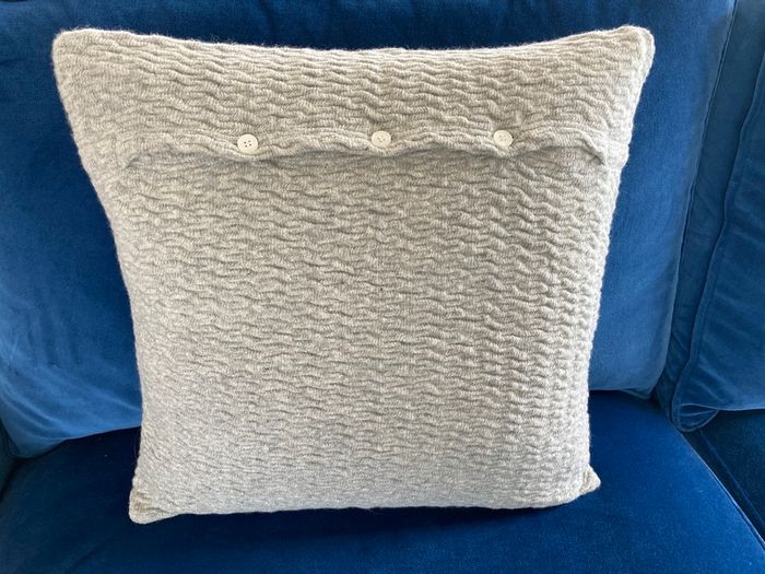 Cushion cover new - Vintage Habitat