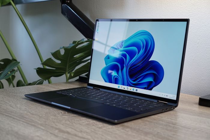 Premium Dell Latitude 9330 2in1 | 13.3" QHD+ Touch | i7-1260U | 16GB DDR5 | 512GB