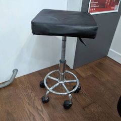 stool on wheels