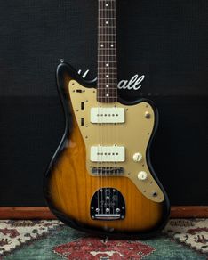 Fender Jazzmaster Traditional 60's 2017 - 3-Tone Sunburst