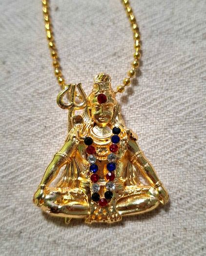 CLEARANCE 27 pendants mixed designs plus 13 extra chains