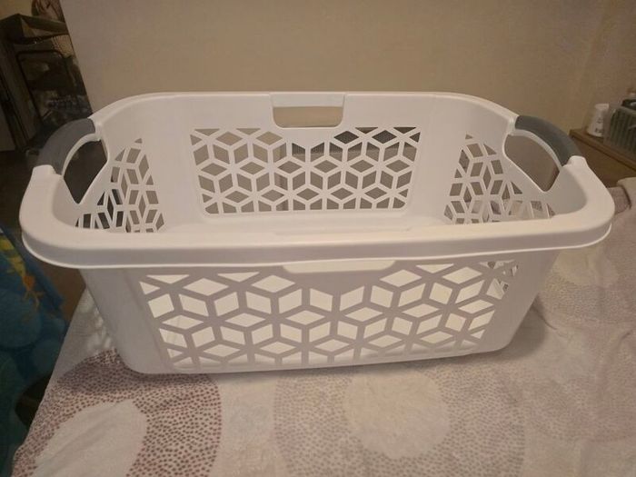 Laundry basket (Reserved)
