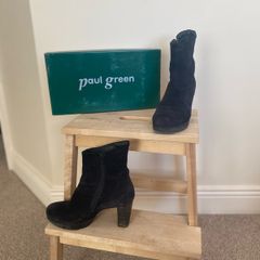 Pail Green navy suede boots