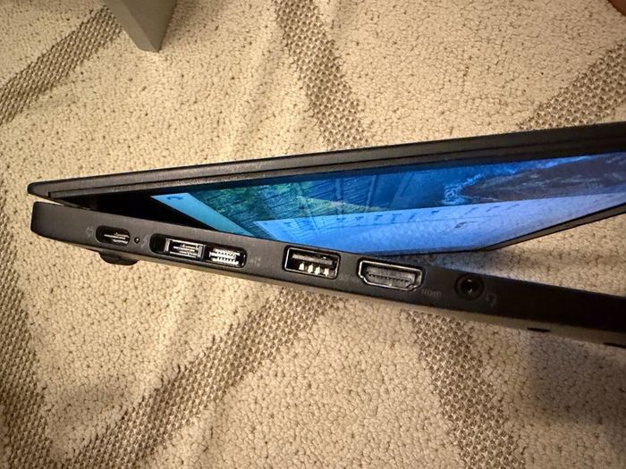 Lenovo Thinkpad T14s | i7 - 10th Gen | 32GB Ram | 512GB SSD | Touchscreen