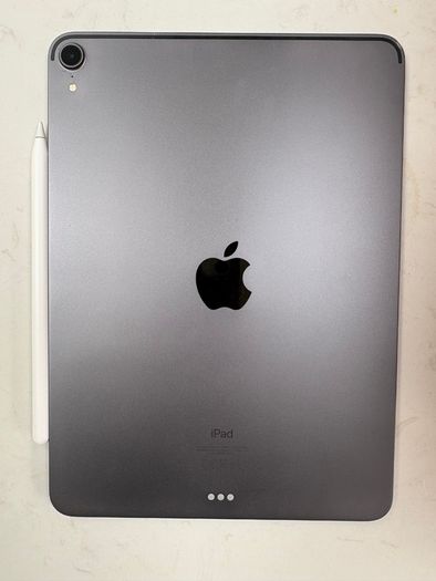 Apple iPad Pro 11" (256GB, Space Grey) + Smart Keyboard Folio + Apple Pencil 2 Bundle