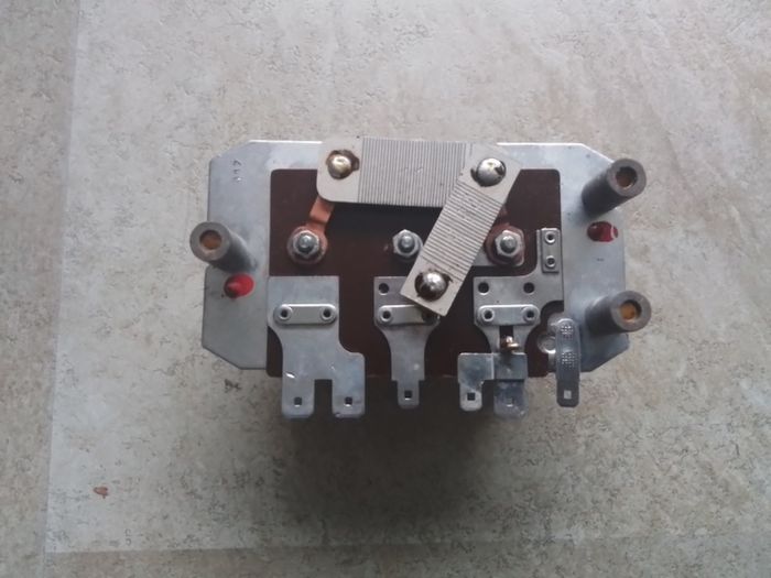 Motorcraft 12V Regulator.