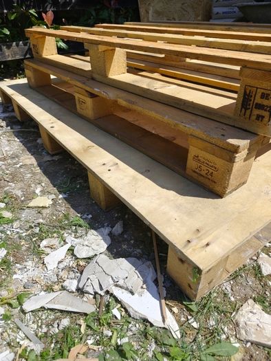 3 Wooden pallets