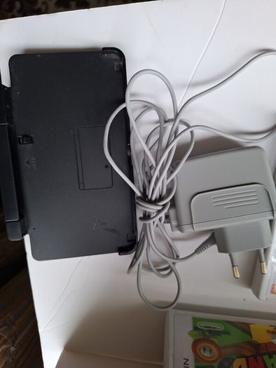 Aqua Blue Nintendo 3DS with games