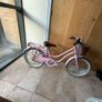 Girls bike with basket 18 inch Image 2