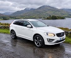 Volvo XC60 R-Design ( MINT )