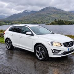 Volvo XC60 R-Design ( MINT )