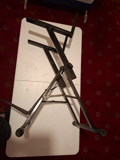 Amplifier Stand