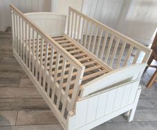 Baby cot bed