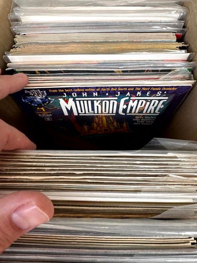 Marvel, DC & Indie Medium Comic Box w 180 comics for Sale