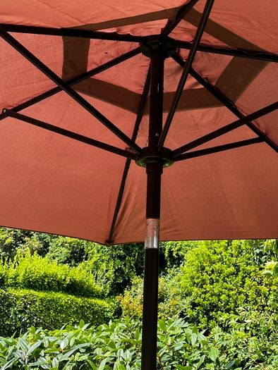 Cast Aluminium Garden Set & Umbrella (x2)
