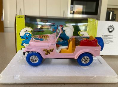 Smurf Jeep 1/24 by Burago Rare Pink version
