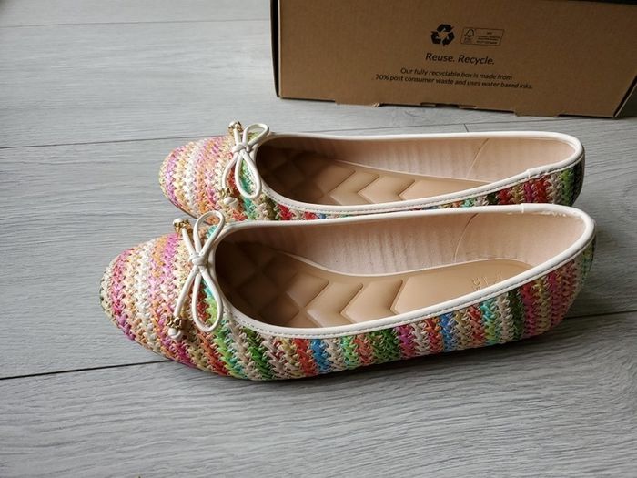 Women's shoes