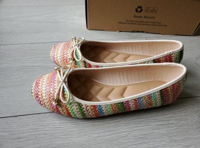 Women's shoes