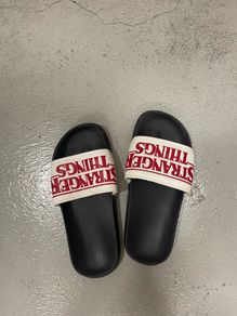 flip flops Stranger Things