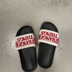 flip flops Stranger Things