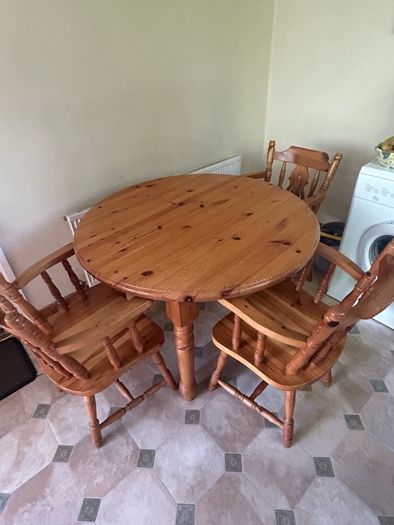 Table & Chairs
