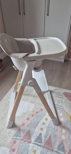 Mash high chair with newborn insert