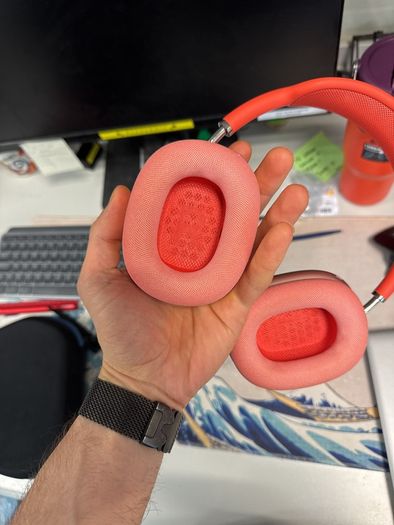 AirPods Max lightning