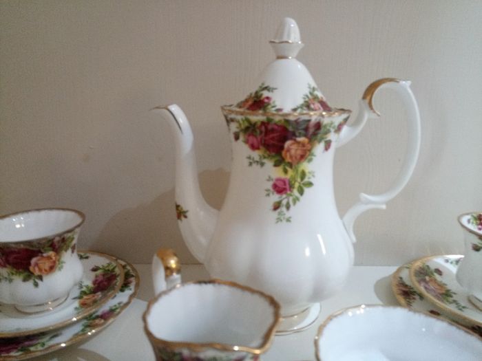 21 piece Coffee Set With Medium Coffee Pot Royal Albert Old Country Roses  For 6 Person Setting, Bone China