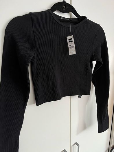 Black long sleeve ribbed top