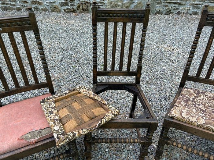 Oak dining chairs x 4