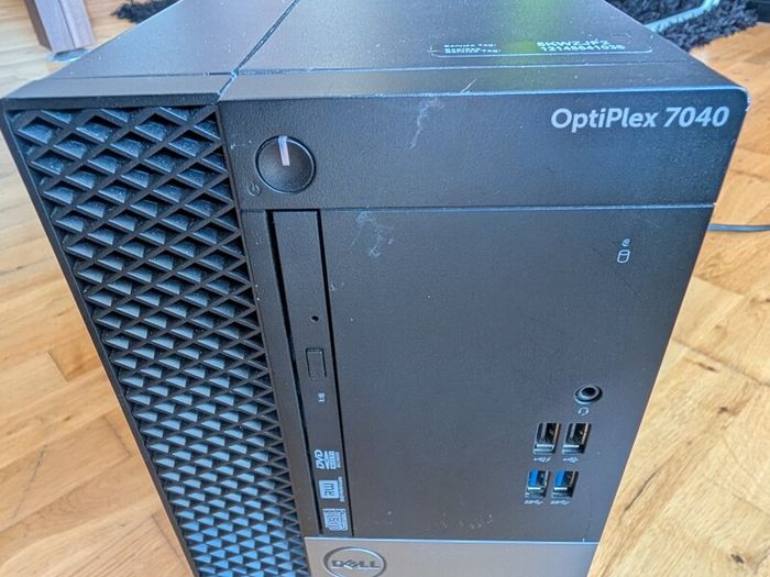 Dell OptiPlex 7040 desktop computer