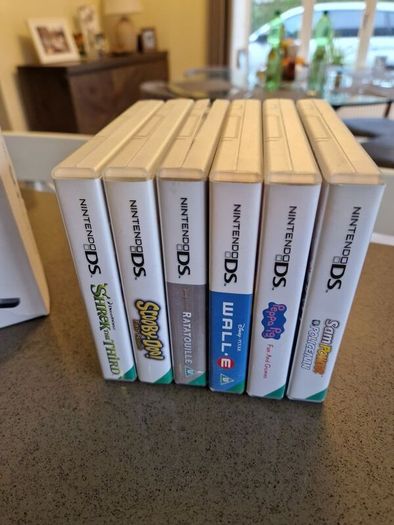 Nintendo DS Lite, games and accessories