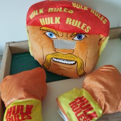 Hulk Rules Plush Set like new