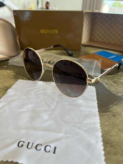 Sunglasses Golden Frame Gucci