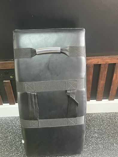 adidas Curved Martial Arts Karate Taekwondo Muay Thai Kickboxing Kick Shield